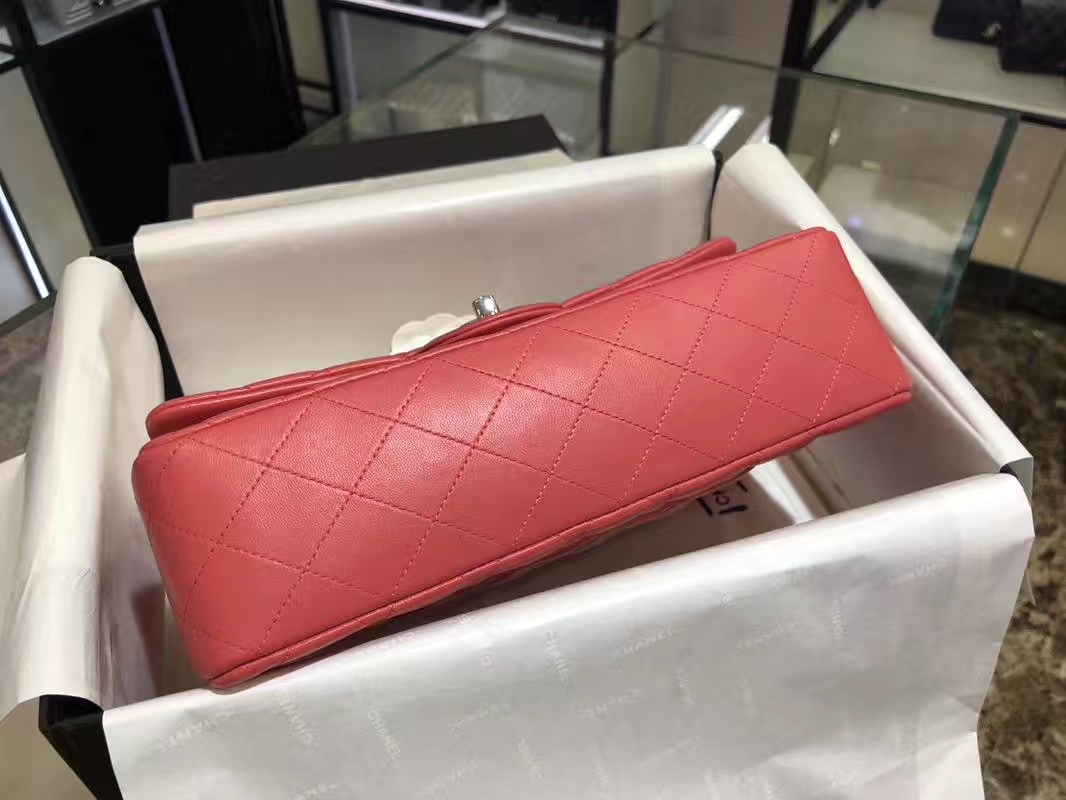 Chanel 香奈儿 Classic Flap Bag 小羊皮 25cm 西瓜红 金扣 纯正品开发 顶级的工艺 进出专柜无压力