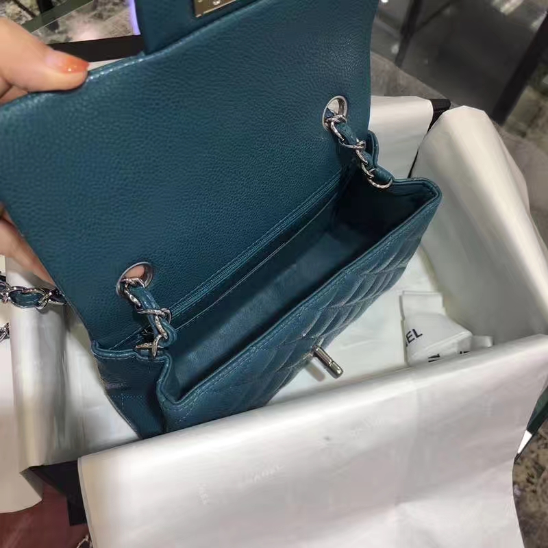 Chanel 香奈儿 Classic Flap Bag 鱼子酱 20cm 孔雀蓝 银扣 进出专柜无压力