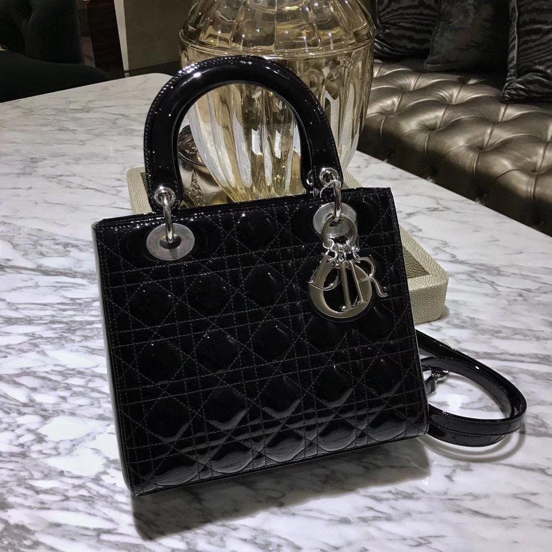 Dior 迪奥 四格羊皮戴妃包 徽章自选 永恒的经典 黑色银扣