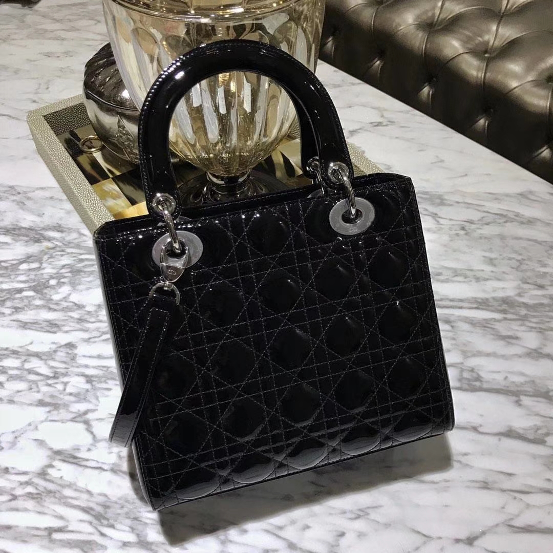 Dior 迪奥 四格羊皮戴妃包 徽章自选 永恒的经典 黑色银扣