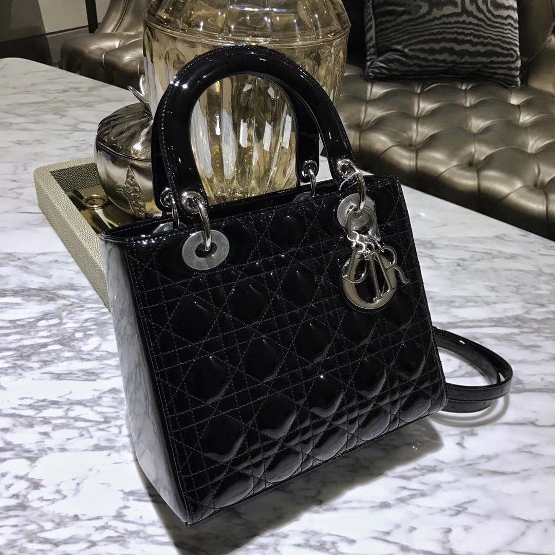 Dior 迪奥 四格羊皮戴妃包 徽章自选 永恒的经典 黑色银扣