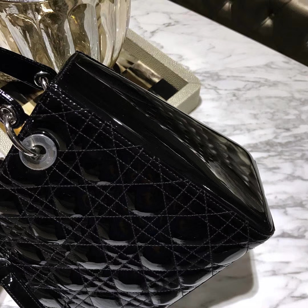 Dior 迪奥 四格羊皮戴妃包 徽章自选 永恒的经典 黑色银扣