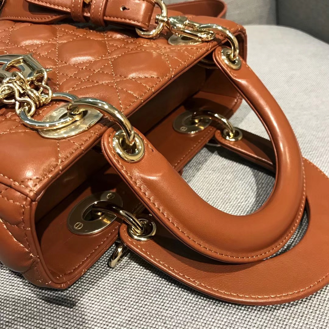 Dior 迪奥 戴妃包 Lady Dior 四格羊皮戴妃包 徽章自选 经典焦糖色