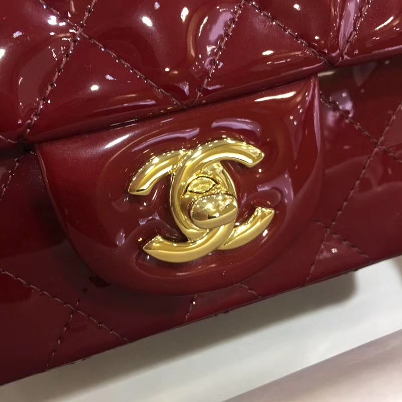 Chanel 香奈儿 Classic Flap Bag  进口漆皮 17cm 酒红 金扣