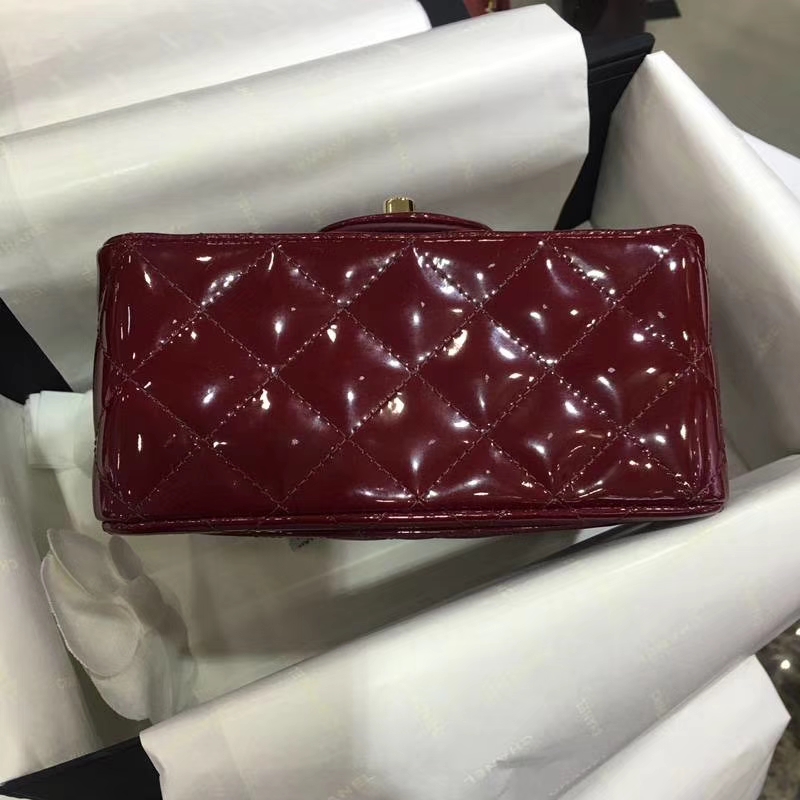 Chanel 香奈儿 Classic Flap Bag  进口漆皮 17cm 酒红 金扣