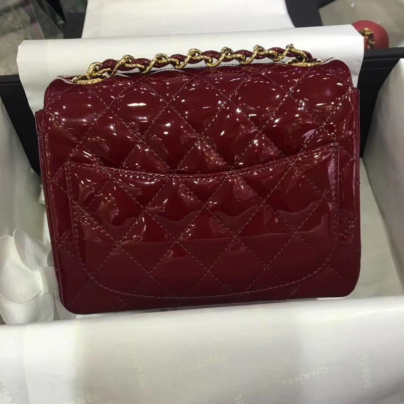 Chanel 香奈儿 Classic Flap Bag  进口漆皮 17cm 酒红 金扣