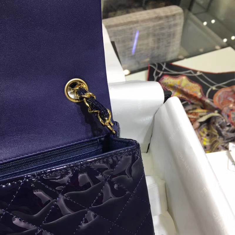 Chanel 香奈儿 Classic Flap Bag  进口漆皮 20cm 海军蓝 金扣