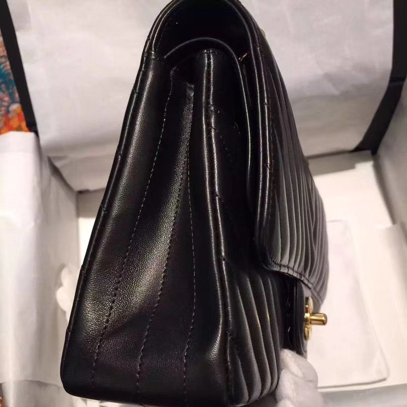 Chanel 香奈儿 Classic Flap V Bag 进口小羊皮 25cm 进出专柜品质 黑色车边款 金扣