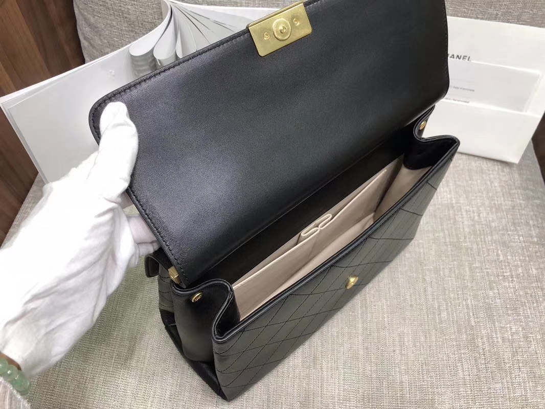 2018年新款口盖包 进口小羊皮 金色金属黄 黑色28cm