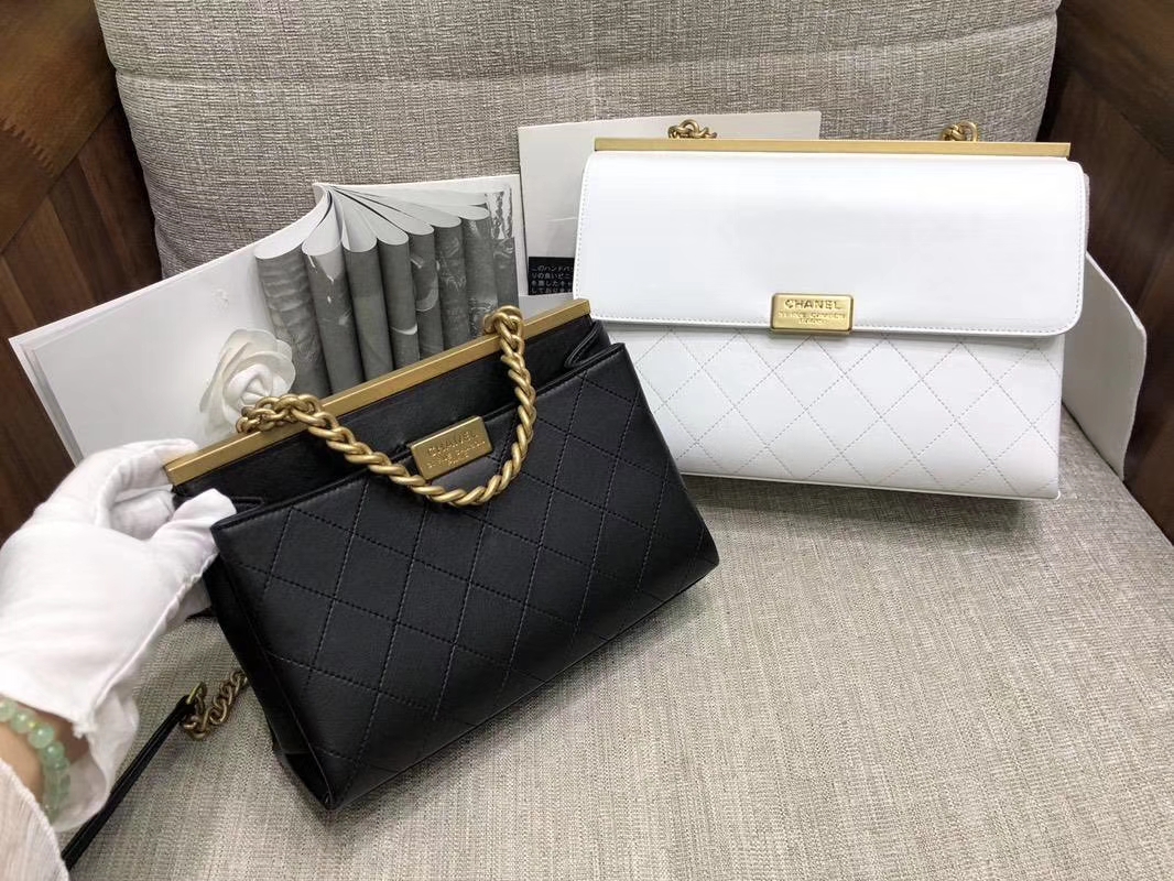2018年新款口盖包 进口小羊皮 金色金属黄 白色 28cm