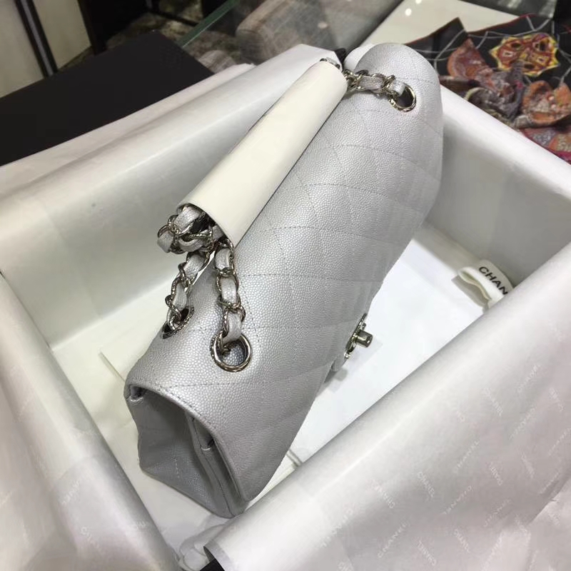 Chanel 香奈儿 Classic Flap Bag  进口小鱼子酱 25cm 现货 银色 银扣