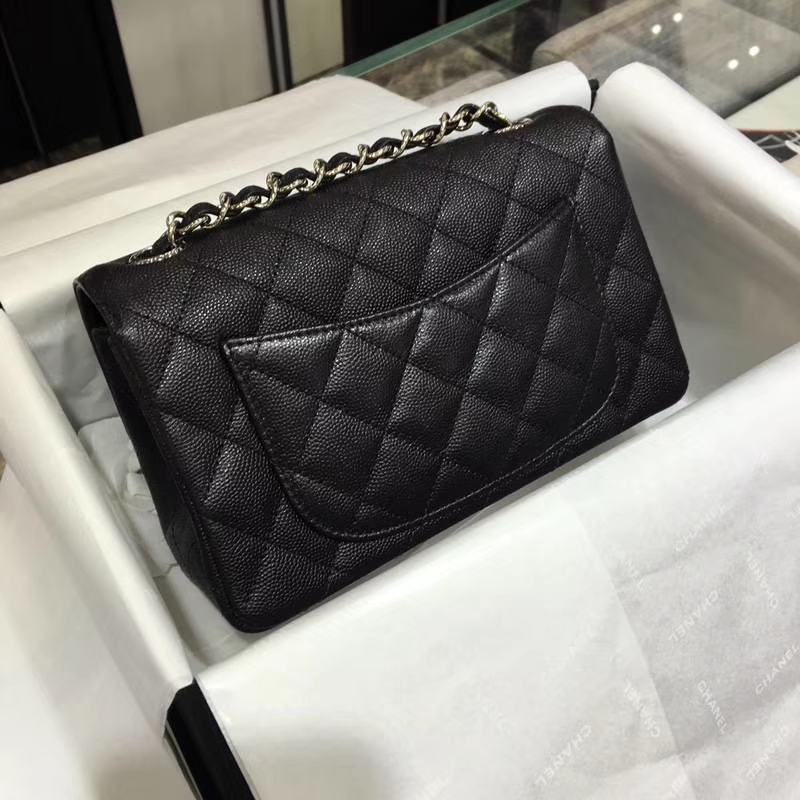 Chanel 香奈儿 Classic Flap Bag  进口小鱼子酱 20cm现货 黑色 银扣