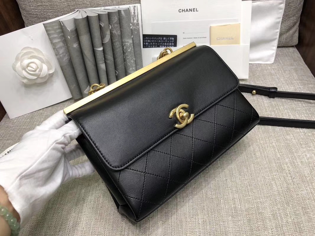 2018年新款口盖包 进口小羊皮 金色金属黄 23cm 28cm