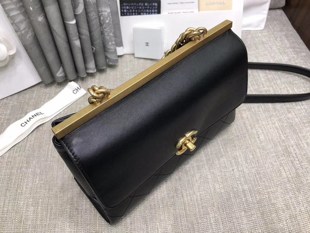 2018年新款口盖包 进口小羊皮 金色金属黄 23cm 28cm