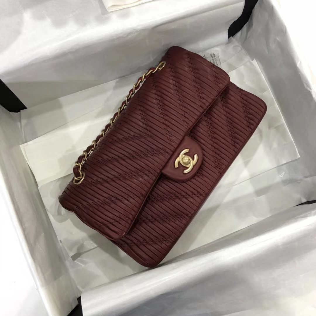 Chanel 香奈儿 希腊褶皱款 酒红色 25cm 现货 五金非常有质感