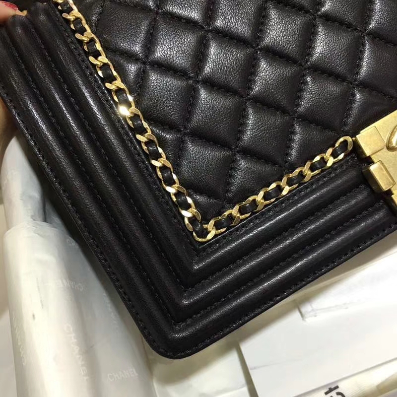 Chanel 香奈儿  Leboy Bag 链条款 小羊皮 25cm 黑色 沙金 