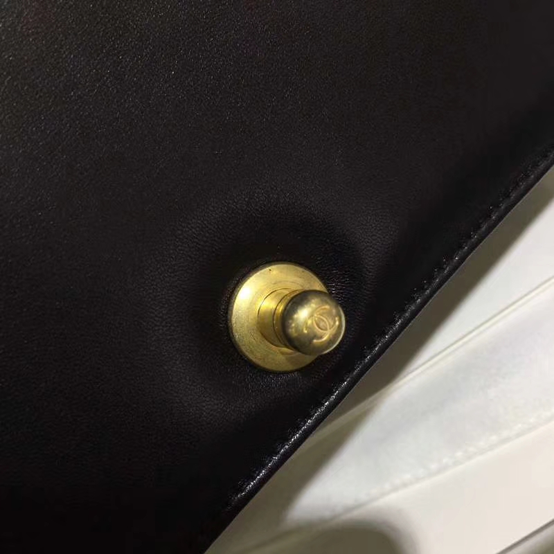 Chanel 香奈儿  Leboy Bag 链条款 小羊皮 25cm 黑色 沙金 