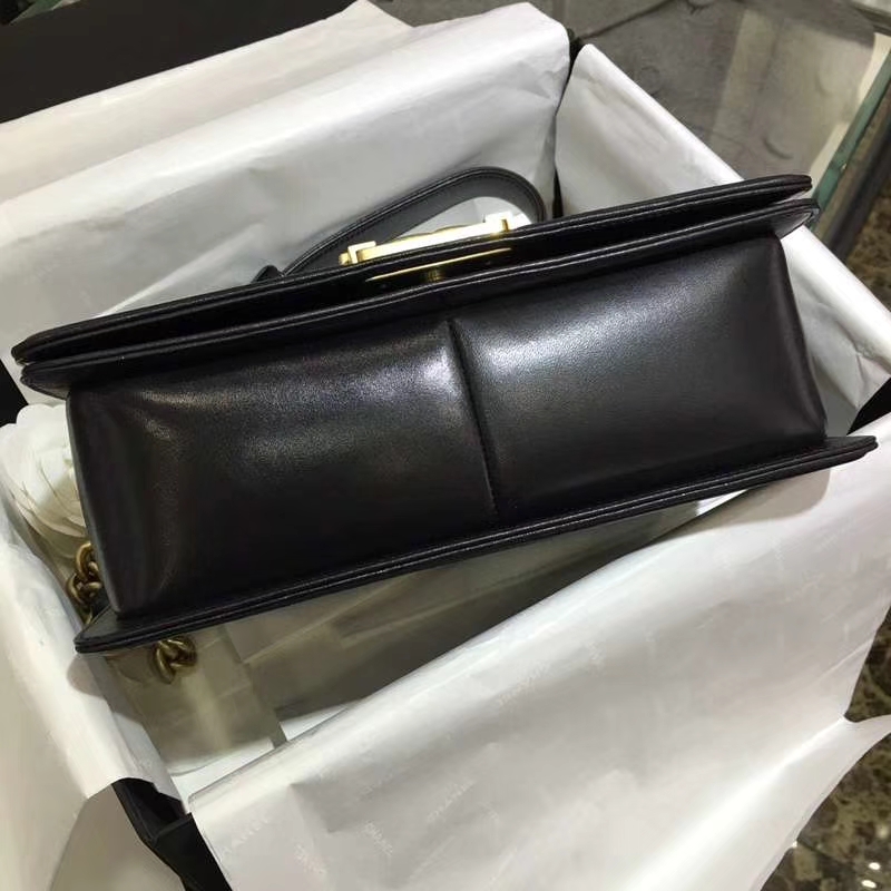 Chanel 香奈儿  Leboy Bag 链条款 小羊皮 25cm 黑色 沙金 