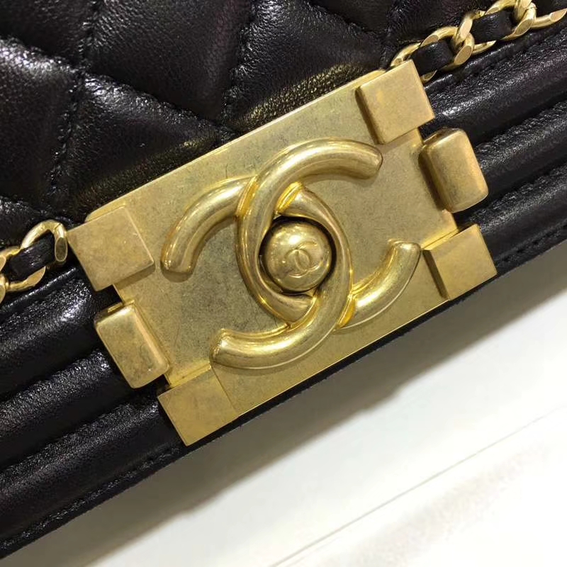 Chanel 香奈儿  Leboy Bag 链条款 小羊皮 25cm 黑色 沙金 
