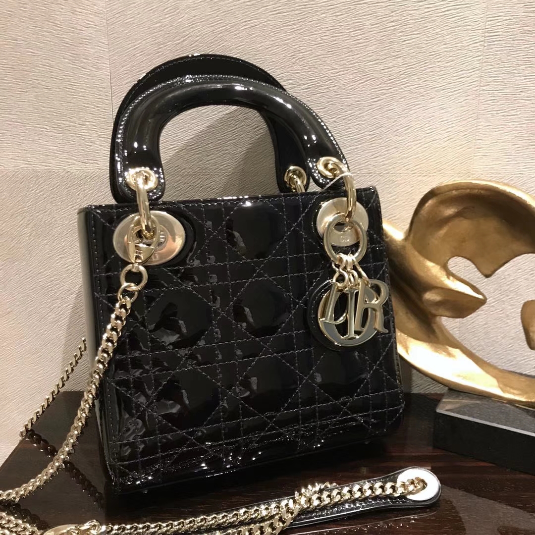 Dior 迪奥 小号 戴妃包 Lady Dior 17cm漆皮戴妃 现有颜色 黑色 银扣