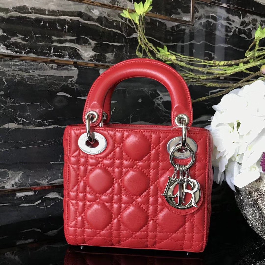 Dior 迪奥 小号 戴妃包 Lady Dior 17cm羊皮戴妃 现有颜色 正红色 