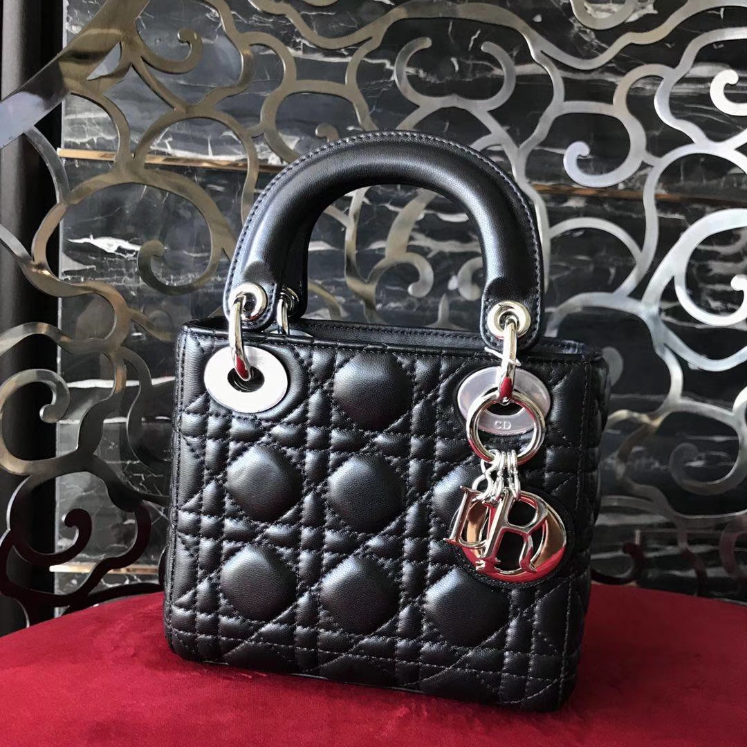 Dior 迪奥 小号 戴妃包 Lady Dior 17cm羊皮戴妃 现有颜色 黑色