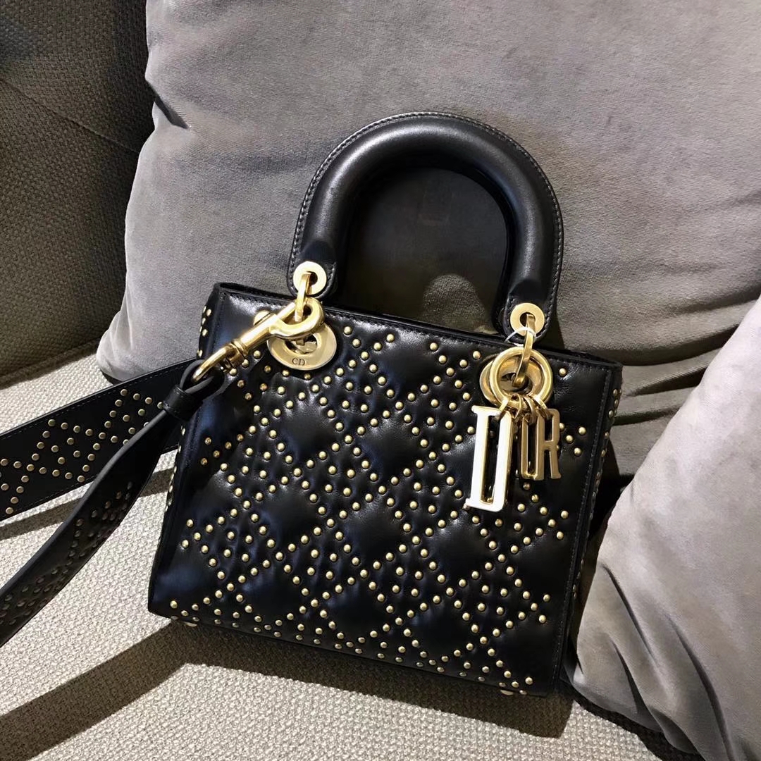 Dior 迪奥 戴妃包 Lady Dior 牛皮铆钉包 女神专属黑色  限量版 手工打制 复古风五格铆钉包