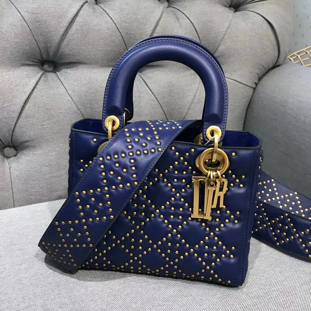 Dior 迪奥 戴妃包 Lady Dior 牛皮铆钉包 女神专属蓝色  限量版 手工打制 复古风五格铆钉包