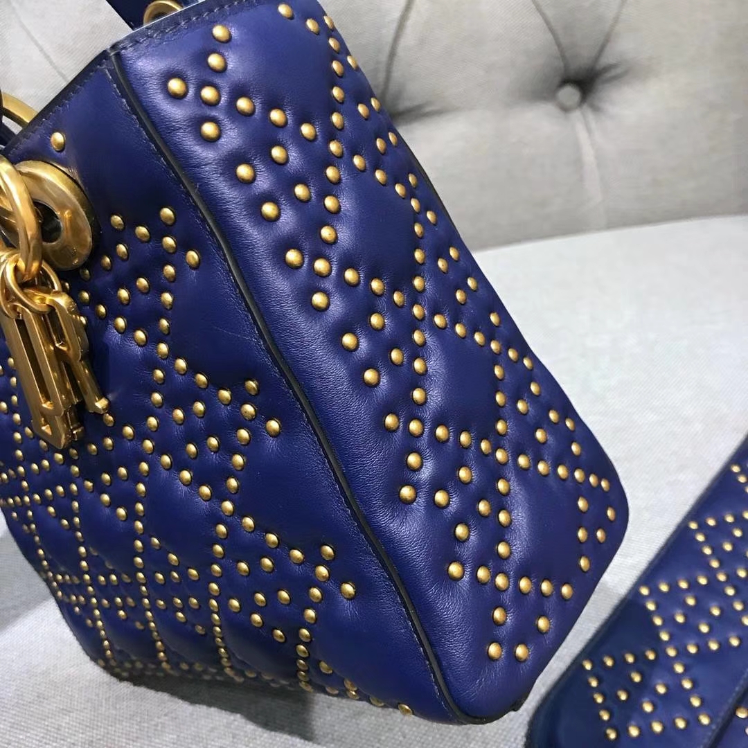 Dior 迪奥 戴妃包 Lady Dior 牛皮铆钉包 女神专属蓝色  限量版 手工打制 复古风五格铆钉包