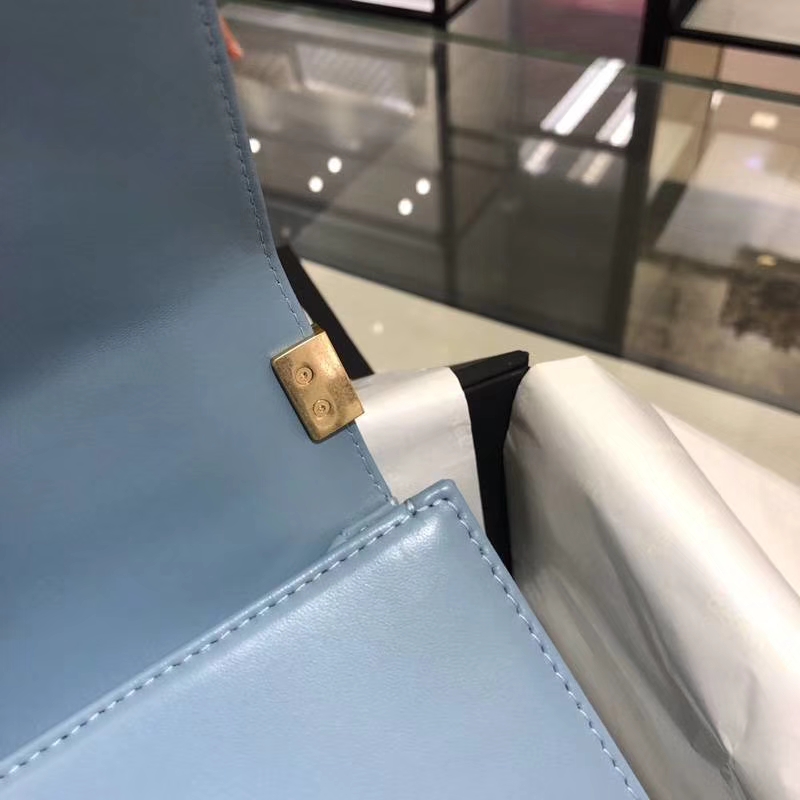 Chanel 香奈儿 Leboy Bag 大V款 小羊皮 雾霾蓝 20cm 亚金扣