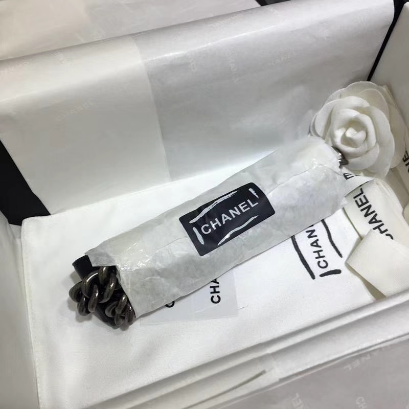 Chanel 香奈儿 Leboy Bag 小羊皮 黑色 20cm 古银扣