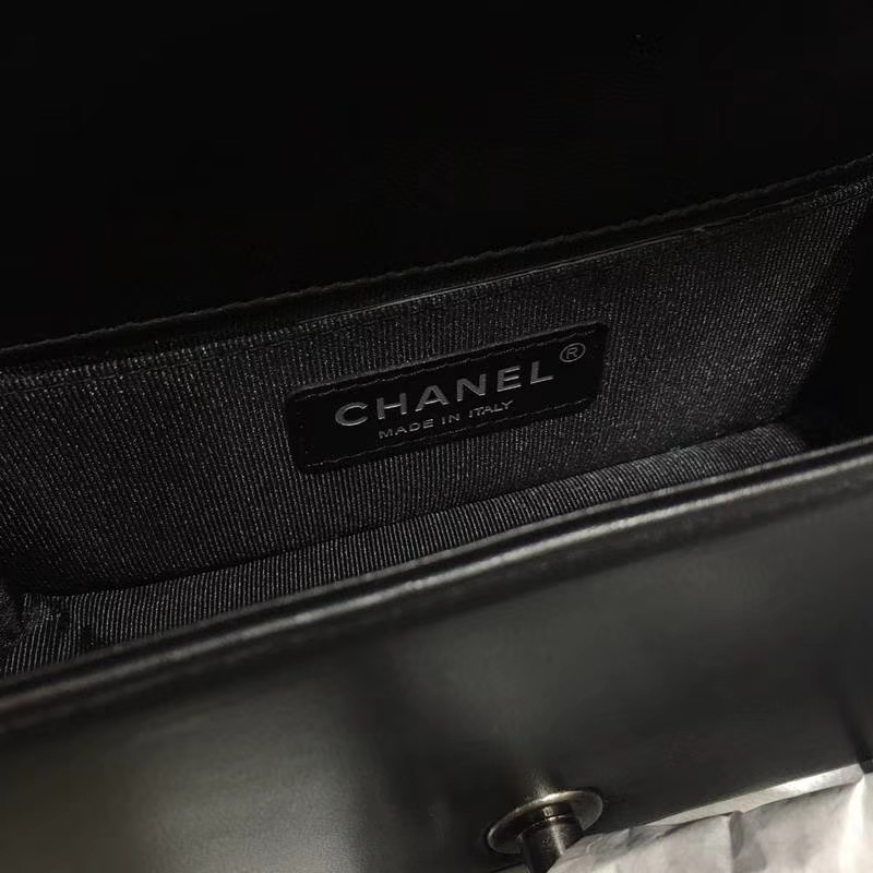 Chanel 香奈儿 Leboy Bag 小羊皮 黑色 20cm 古银扣