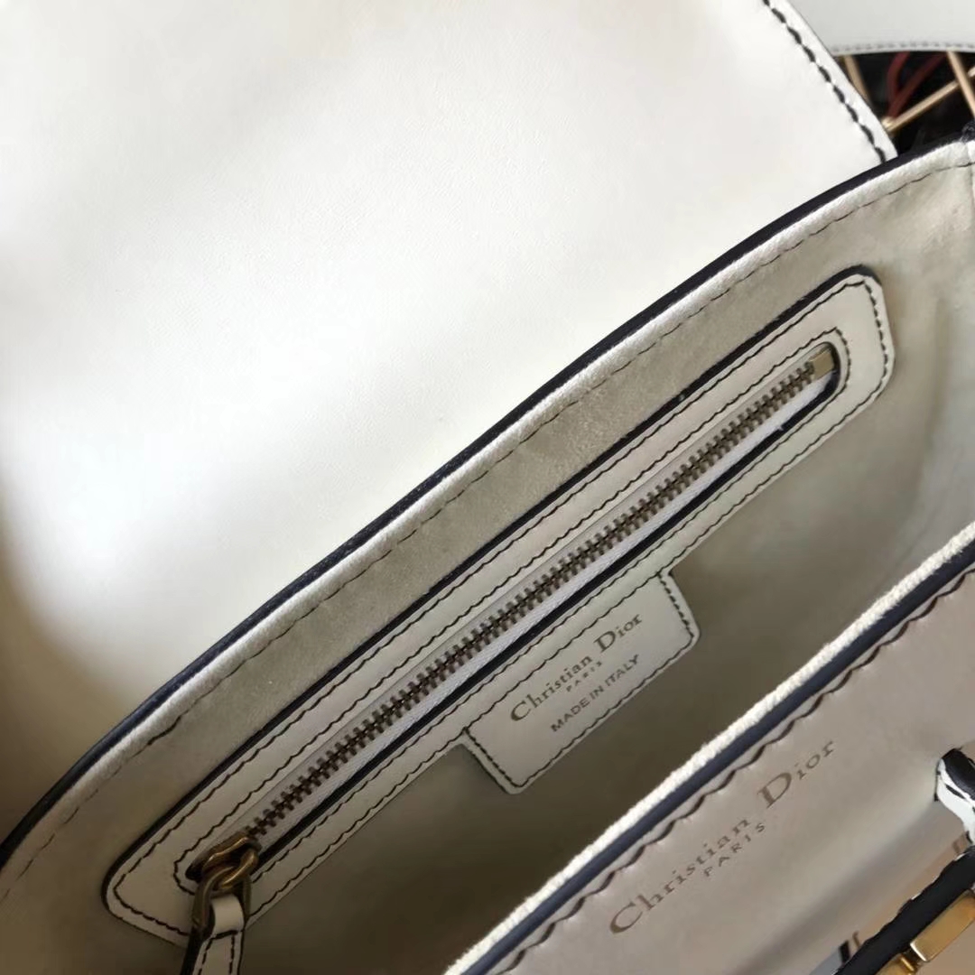 Dior 迪奥 小手提包 DIORAMA 白色 牛皮马鞍包 22.5cm