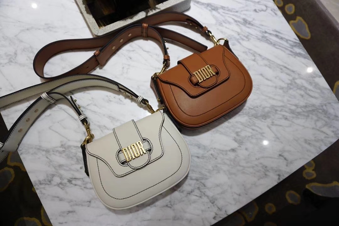 Dior 迪奥 小手提包 DIORAMA 焦糖色 牛皮马鞍包 22.5cm