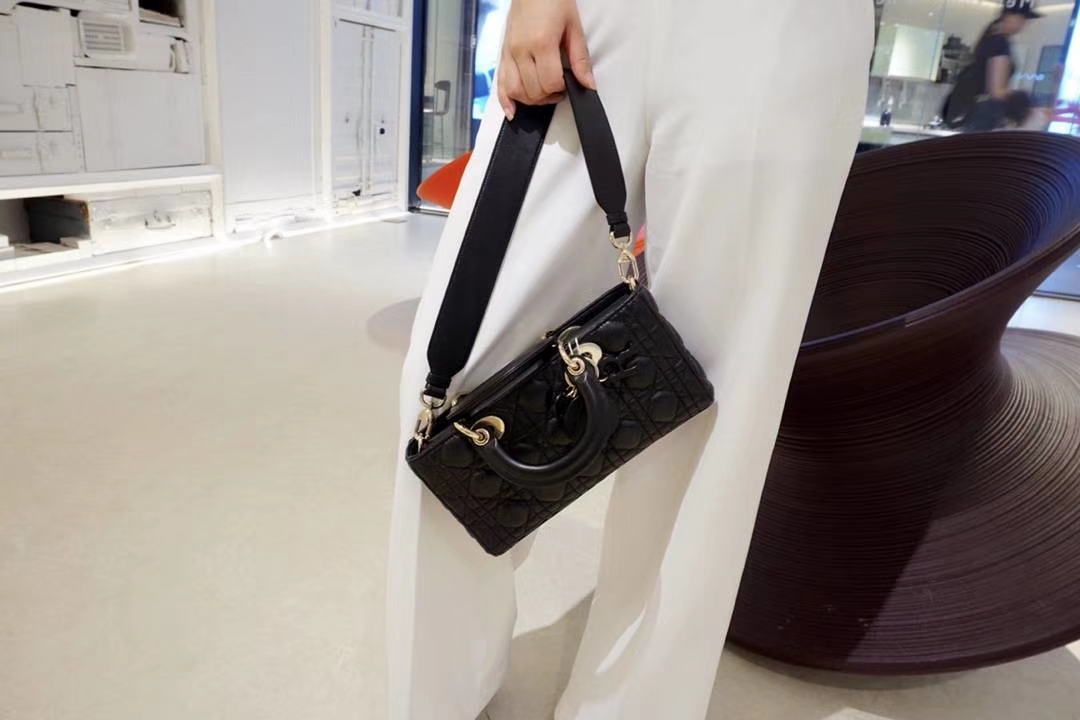 Dior 黑色羊皮手提包 金扣 意大利原厂水染小羊皮制作  原厂尾料皮