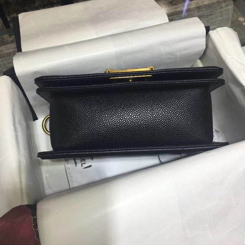 Chanel 香奈儿 Leboy Bag 鱼子酱 黑色 20cm 经典古金扣