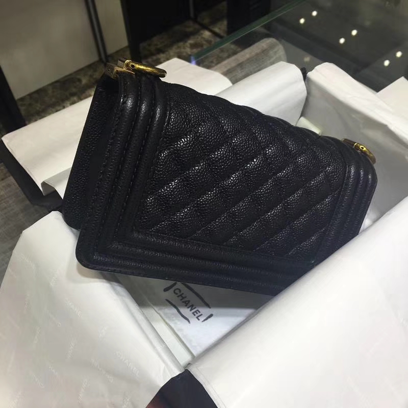 Chanel 香奈儿 Leboy Bag 鱼子酱 黑色 20cm 经典古金扣