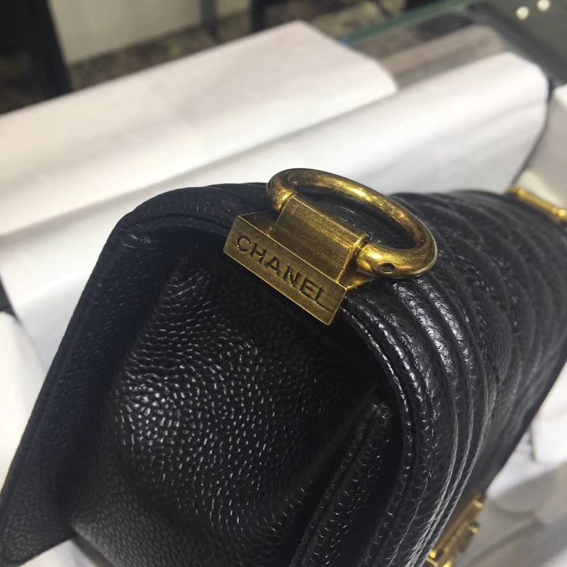 Chanel 香奈儿 Leboy Bag 鱼子酱 黑色 25cm 经典古金扣