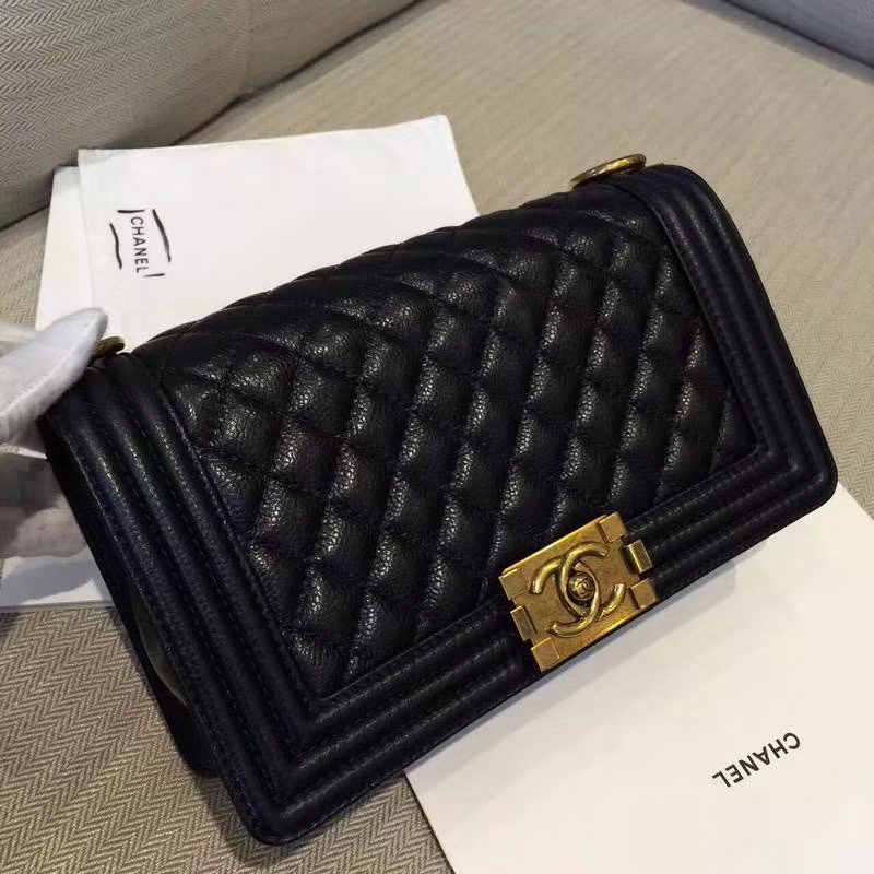Chanel 香奈儿 Leboy Bag 鱼子酱 黑色 25cm 经典古金扣