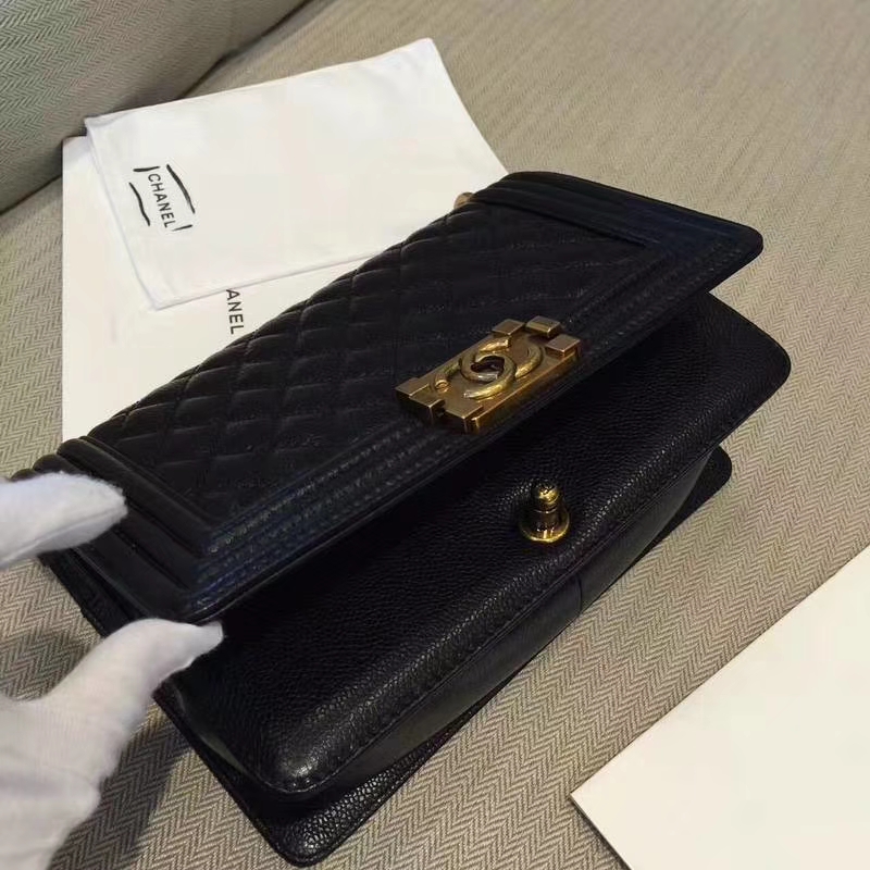 Chanel 香奈儿 Leboy Bag 鱼子酱 黑色 25cm 经典古金扣