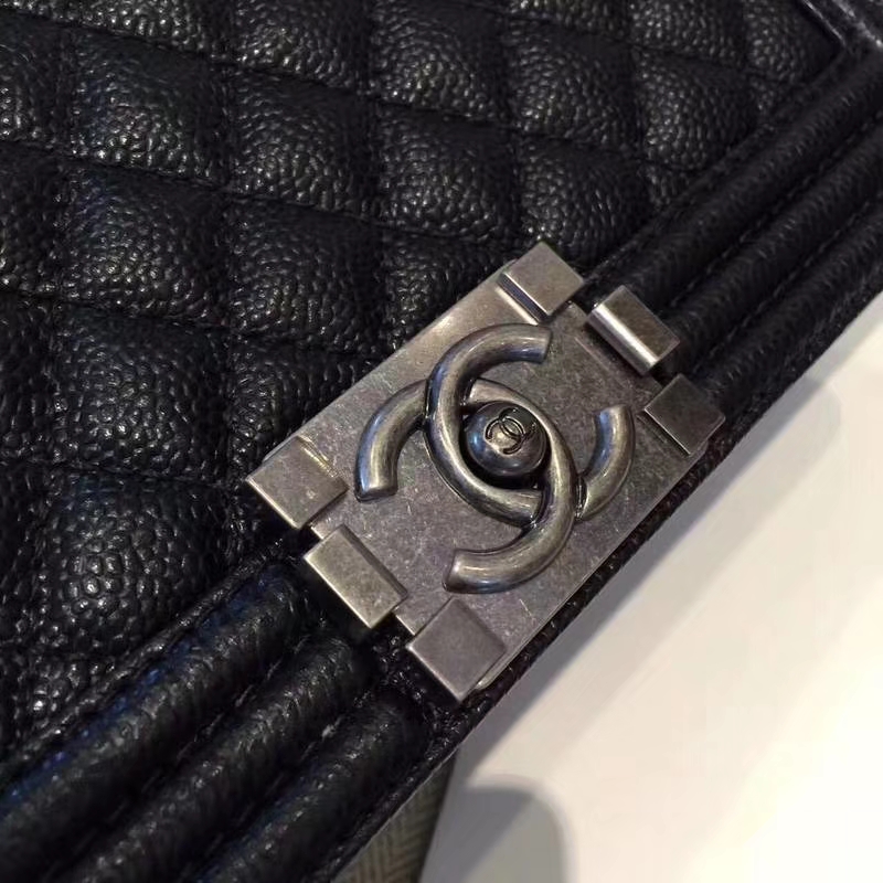 Chanel 香奈儿 Leboy Bag 鱼子酱 黑色 25cm 复古银扣