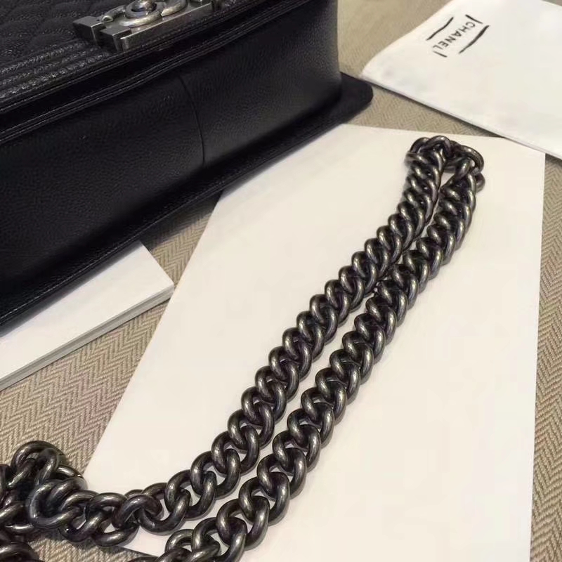 Chanel 香奈儿 Leboy Bag 鱼子酱 黑色 25cm 复古银扣