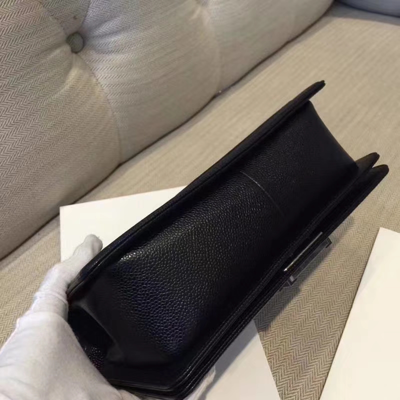 Chanel 香奈儿 Leboy Bag 鱼子酱 黑色 25cm 复古银扣