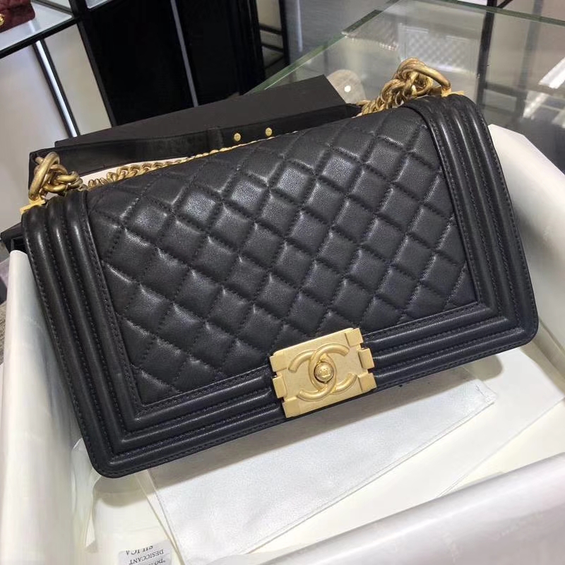 Chanel 香奈儿 Leboy Bag 小羊皮 黑色 25cm 磨砂五金