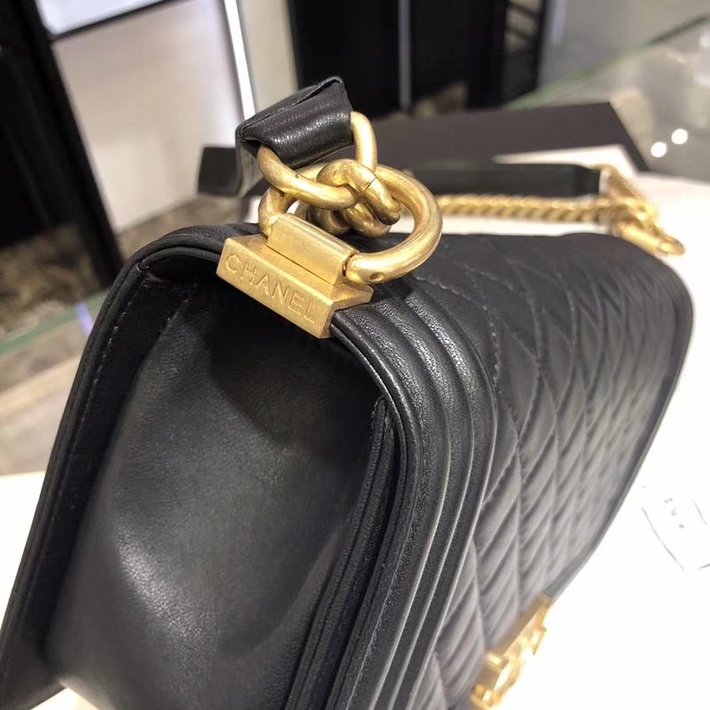 Chanel 香奈儿 Leboy Bag 小羊皮 黑色 25cm 磨砂五金