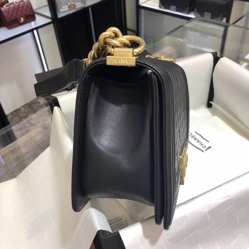 Chanel 香奈儿 Leboy Bag 小羊皮 黑色 25cm 磨砂五金