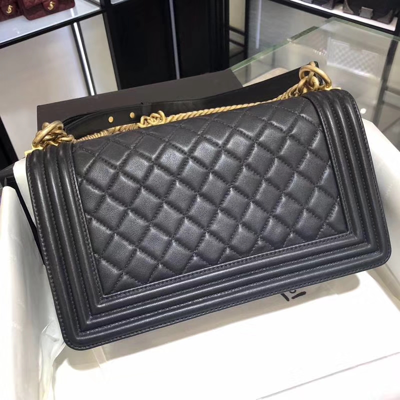Chanel 香奈儿 Leboy Bag 小羊皮 黑色 25cm 磨砂五金