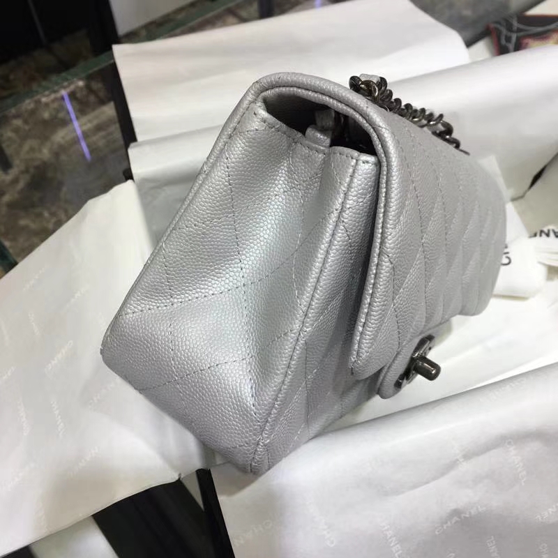 Chanel 香奈儿 Classic Flap 鱼子酱【银色】20cm  复古银