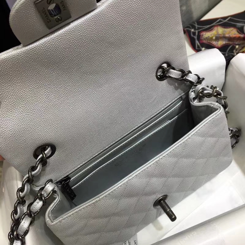 Chanel 香奈儿 Classic Flap 鱼子酱【银色】20cm  复古银