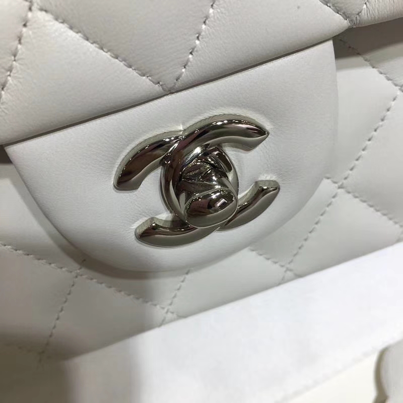 Chanel 香奈儿 Classic Flap 羊皮 白色 25cm 银